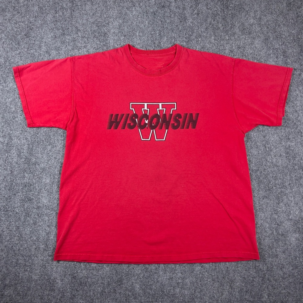 Y2K Wisconsin Badgers T-Shirt Mens XL Red Graphic Short Sleeve NCAA Tee